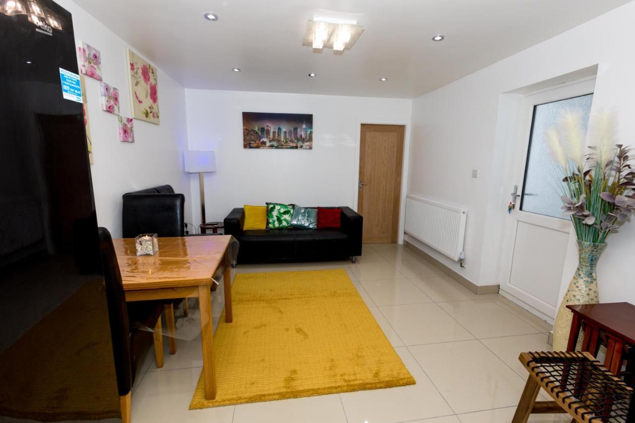 Comfortable Stay In Shirley, Solihull - Room-2 Экстерьер фото